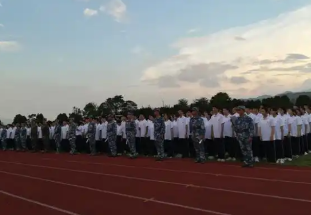 实时收集学生运动负荷心率等数据为学生个性化训练供给科学依据 实时收集学生运动负荷心率等数据为学生个性化训练供给科学依据